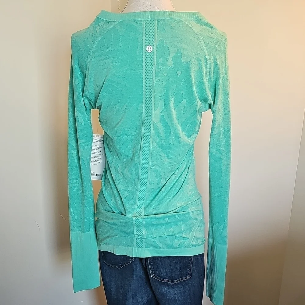 Lululemon Athletica Aqua Long Sleeve Top